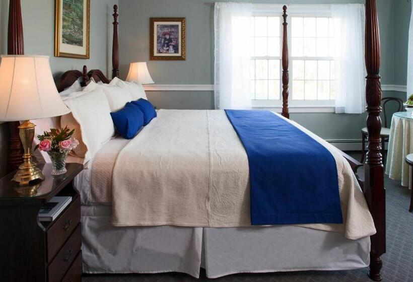 جناح سرير كينج, Wolf Cove Inn