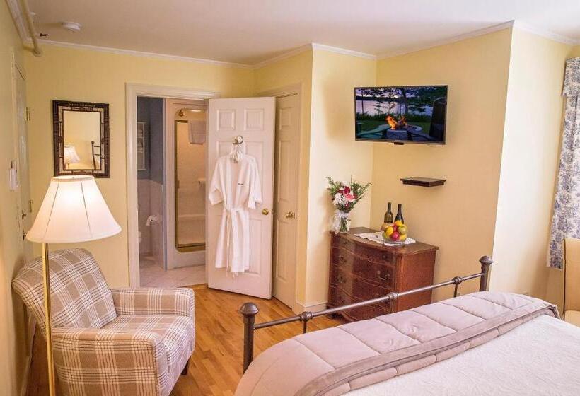 غرفة قياسية سرير ملكى, Wolf Cove Inn