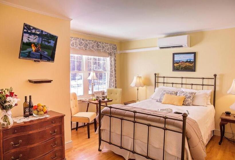 غرفة قياسية سرير ملكى, Wolf Cove Inn