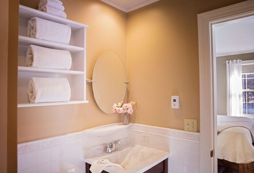 غرفة قياسية, Wolf Cove Inn