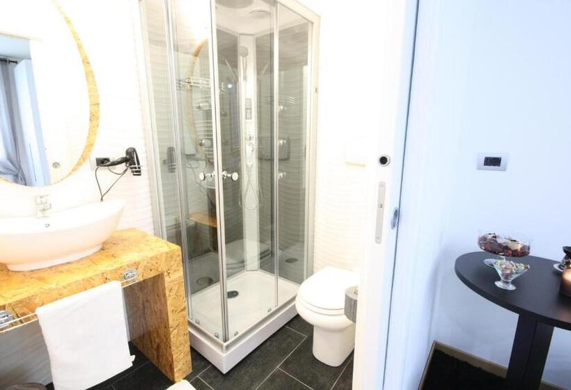 غرفة قياسية, B&b Black&white And Apartments