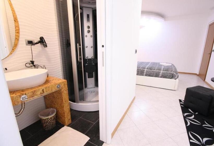 غرفة قياسية, B&b Black&white And Apartments