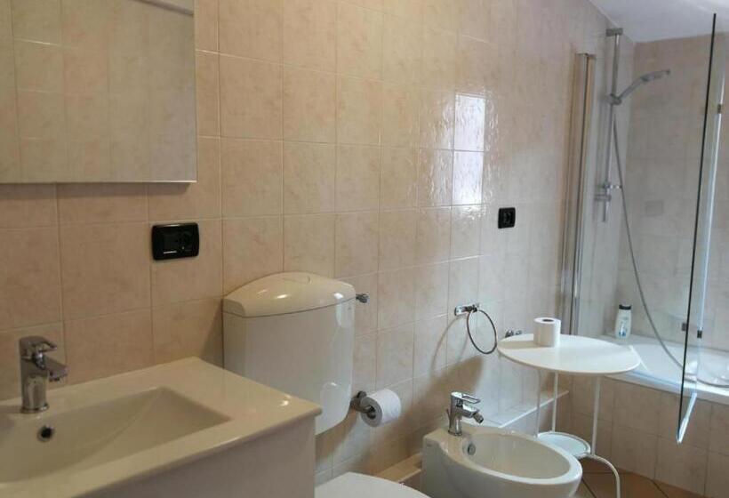 חדר דלוקס, B&b Black&white And Apartments