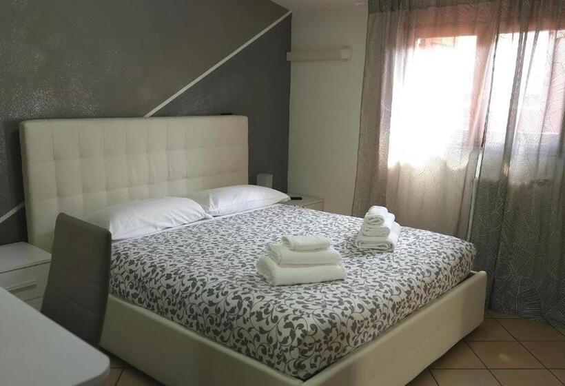 Номер Deluxe, B&b Black&white And Apartments