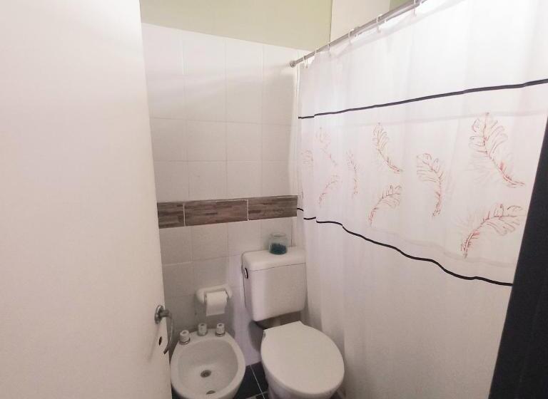 اتاق استاندارد سه نفره, Are Pora