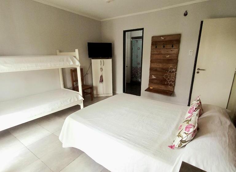 اتاق استاندارد چهار تخته, Are Pora