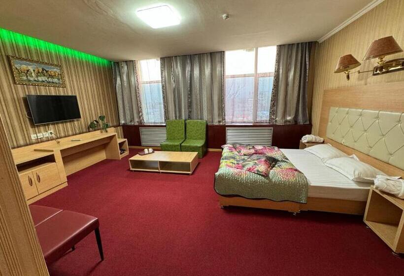 اتاق لوکس, Zolotoi Drakon