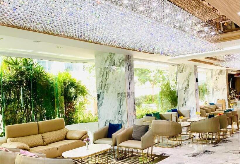 Номер Superior Кровать Кинг, D Eco Hotel Pattaya