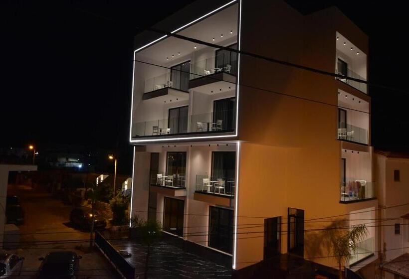 デラックスルーム, Agimi