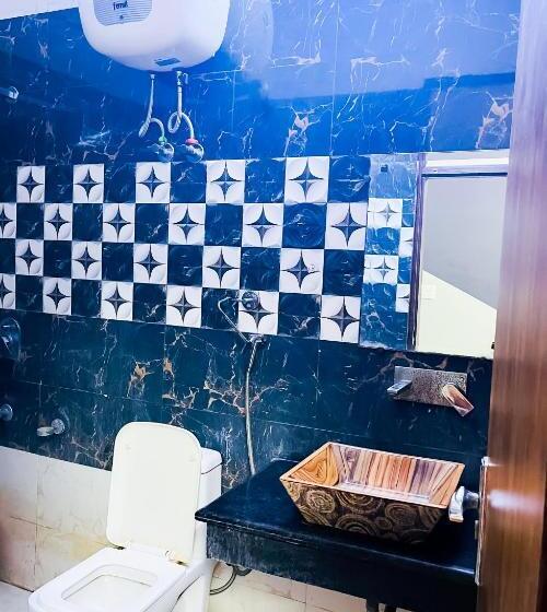 Номер Deluxe, Roomshala 121 Hotel Classic New Delhi Railway Station