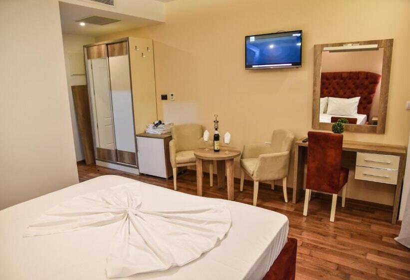 آپارتمان 2 خوابه, Evropa