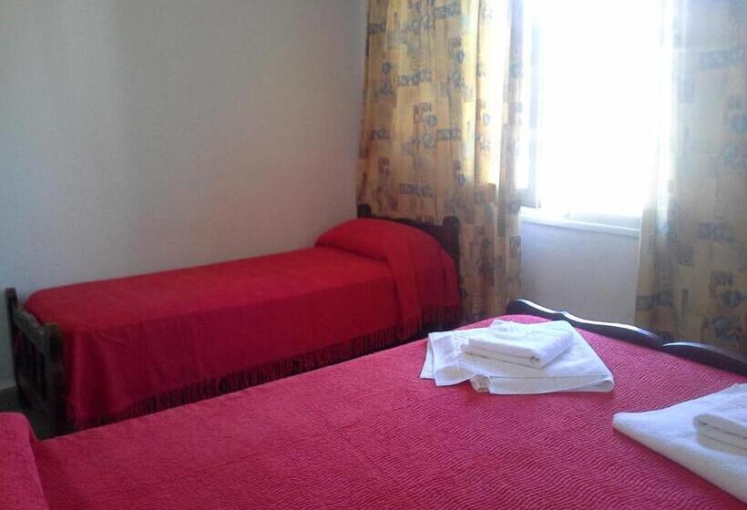 스탠다드 트리플 룸, Galicia Accomodation