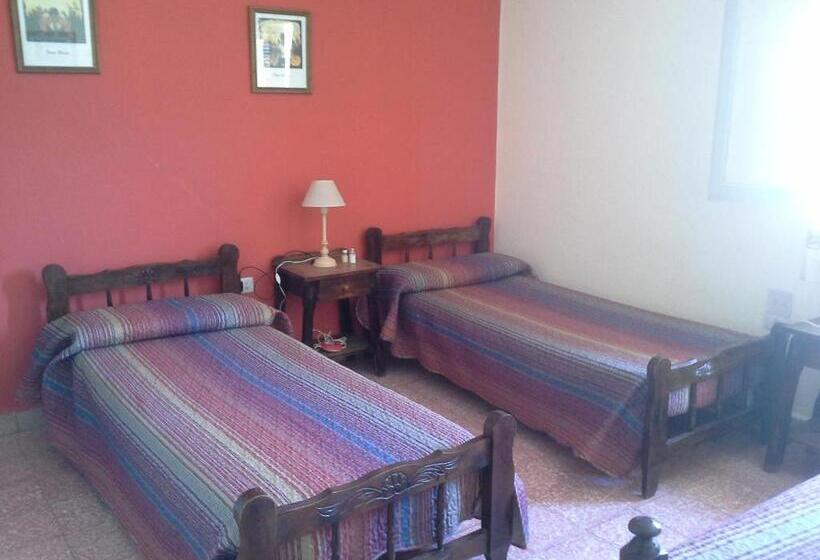 اتاق استاندارد سه نفره, Galicia Accomodation