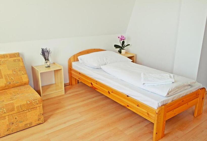 غرفة قياسية ثلاثية, Magnólia