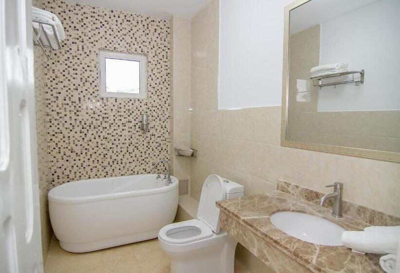 プールビューファミリールーム, Marailis Mangalia