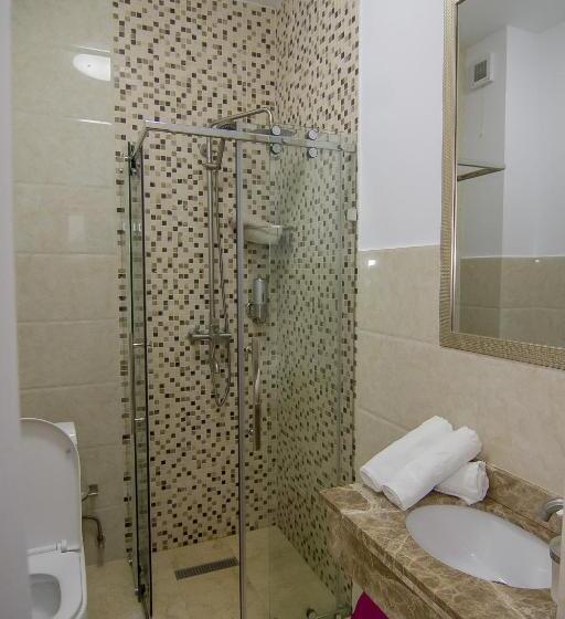 プールビューファミリールーム, Marailis Mangalia