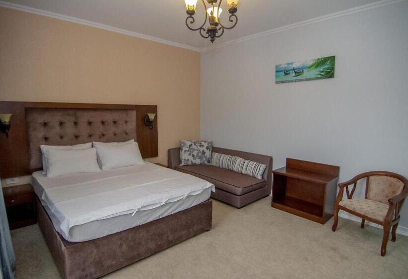 プールビューファミリールーム, Marailis Mangalia