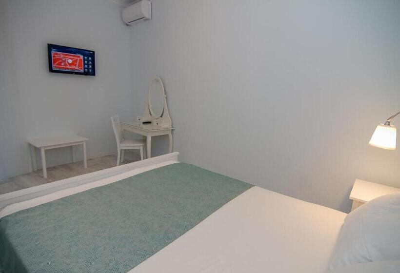 プールの見える１ベッドルームアパートメント, Marailis Mangalia