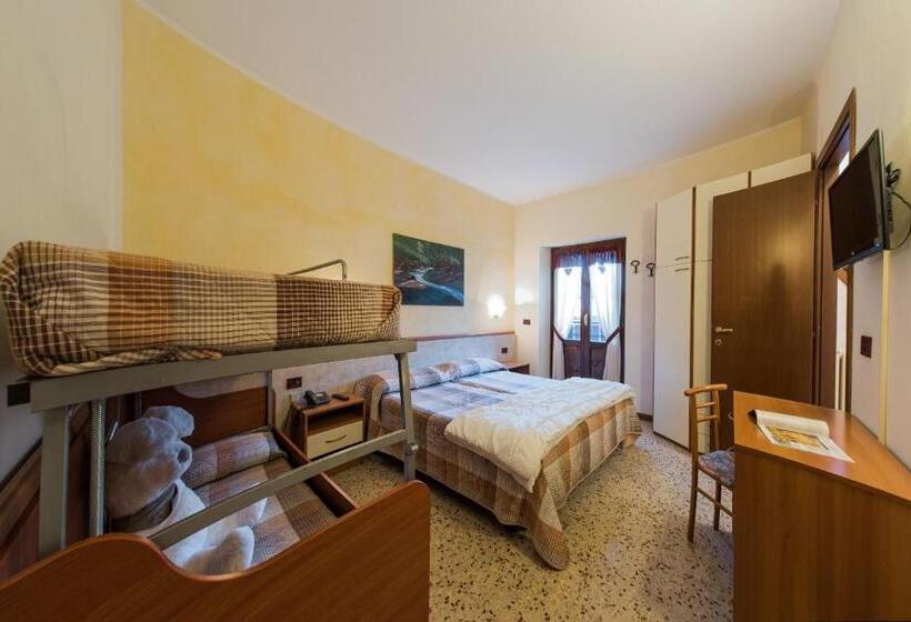 غرفة قياسية رباعية, Pineta