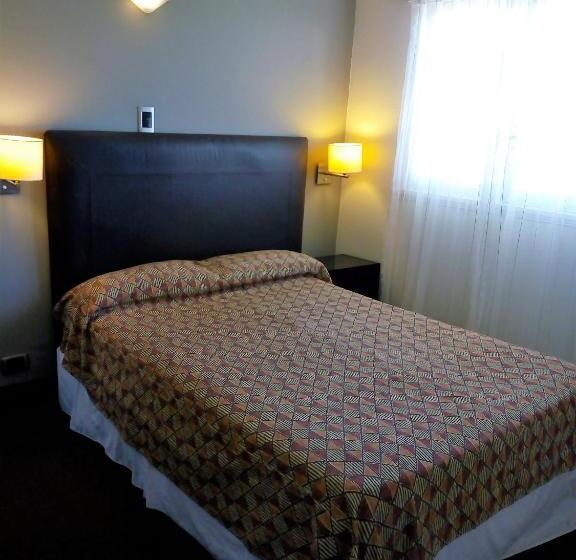 패밀리 룸 공용 욕실, Tejas Rojas