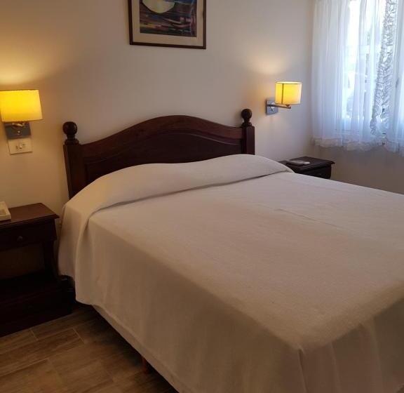 이코노미 룸, Tejas Rojas