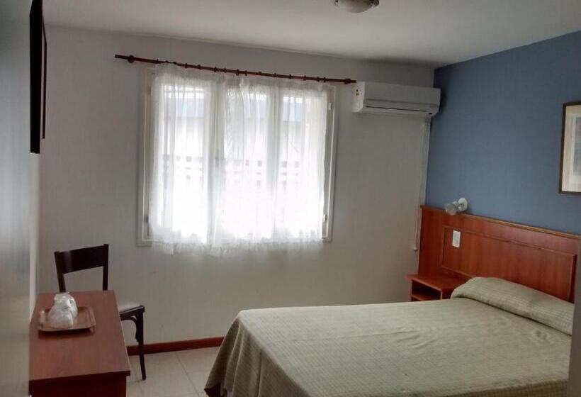 패밀리 룸, Tejas Rojas