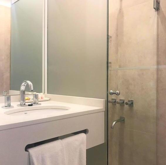 발코니가 있는 4인용 스탠다드 룸, Tejas Rojas