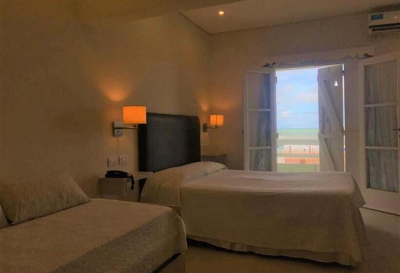 발코니가 있는 4인용 스탠다드 룸, Tejas Rojas