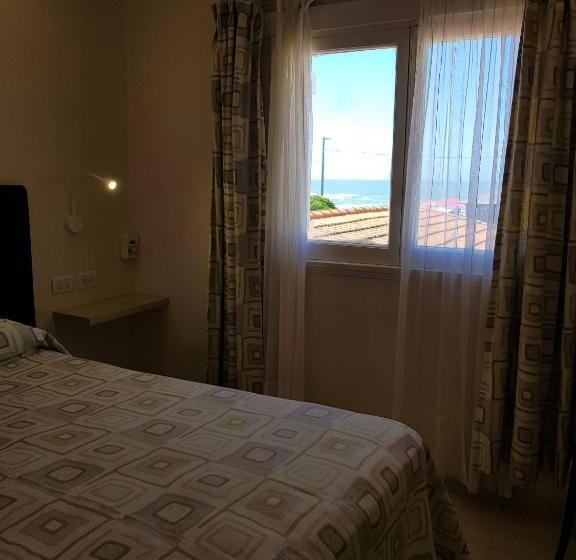 패밀리 룸, Tejas Rojas