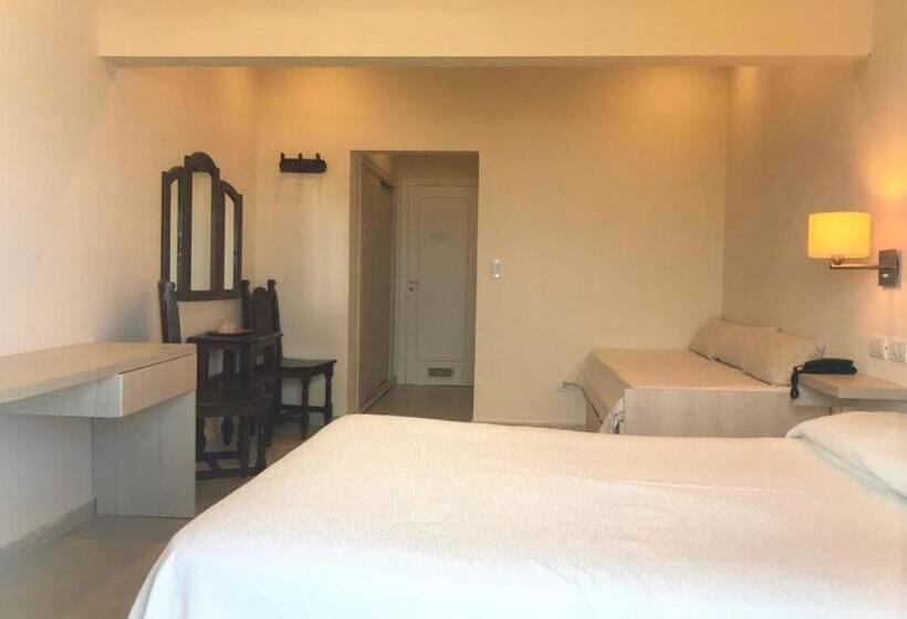 발코니가 있는 4인용 스탠다드 룸, Tejas Rojas