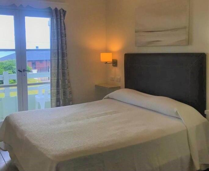 발코니가 있는 4인용 스탠다드 룸, Tejas Rojas