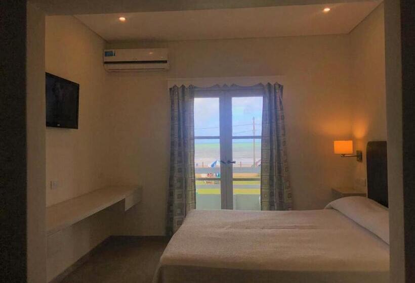 발코니가 있는 4인용 스탠다드 룸, Tejas Rojas