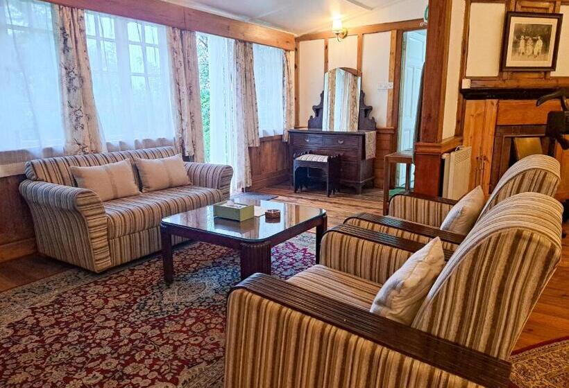 Люкс, The Heritage Club Tripura Castle