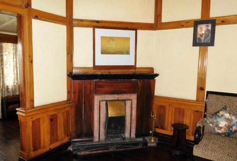 Люкс, The Heritage Club Tripura Castle