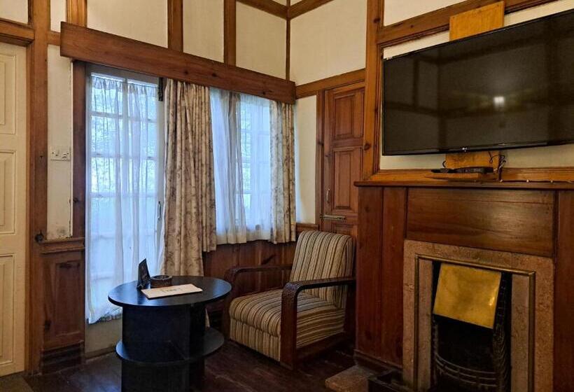 Номер Стандарт, The Heritage Club Tripura Castle