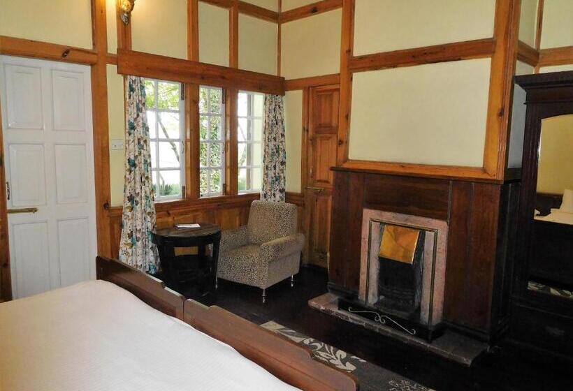 Номер Стандарт, The Heritage Club Tripura Castle