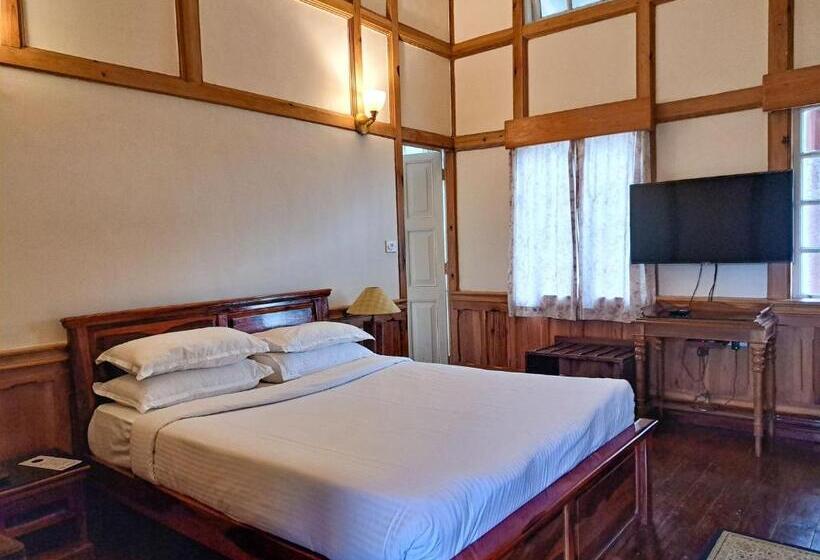 Номер Deluxe, The Heritage Club Tripura Castle