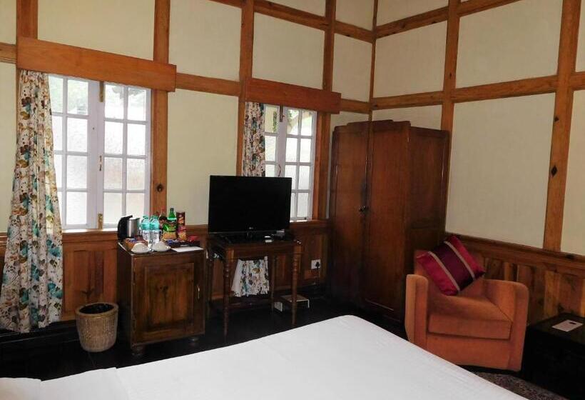Номер Deluxe, The Heritage Club   Tripura Castle