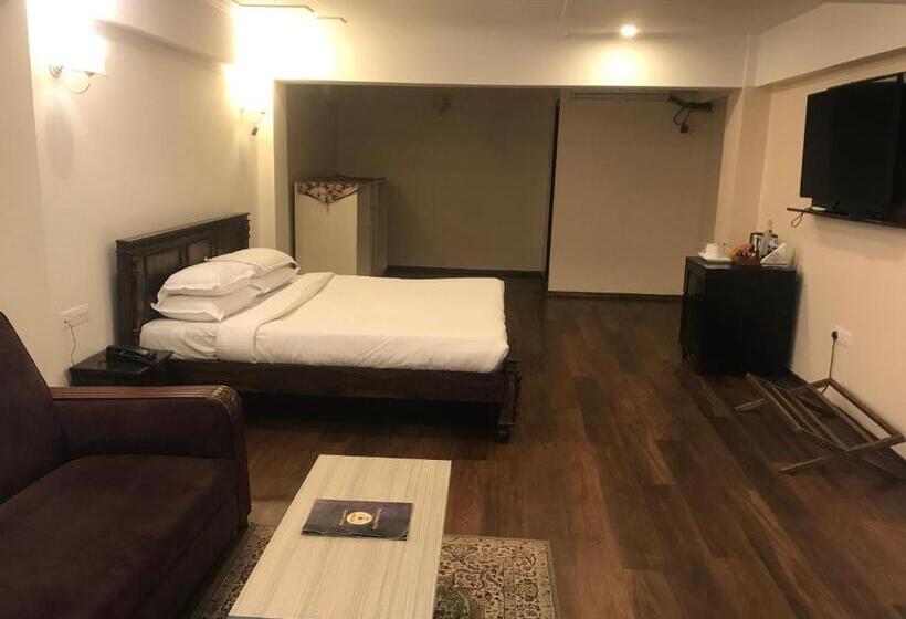 Номер Deluxe, The Heritage Club Tripura Castle