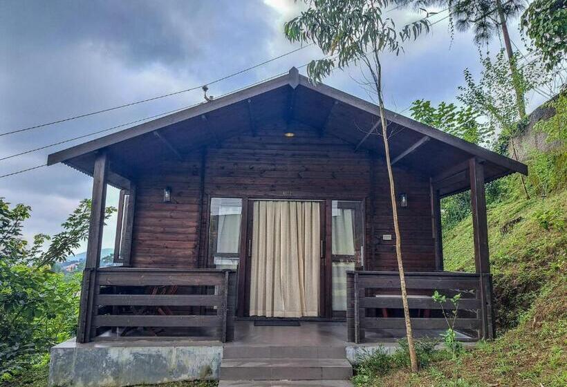 Хижина, The Heritage Club Tripura Castle