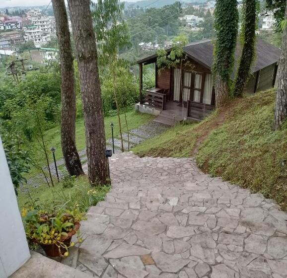 Хижина, The Heritage Club Tripura Castle