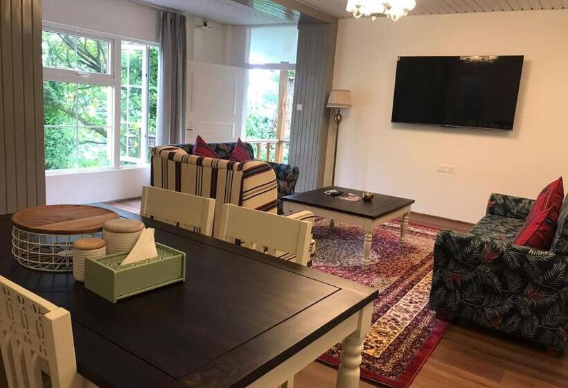 Королевские апартаменты с 1 спальней, The Heritage Club Tripura Castle