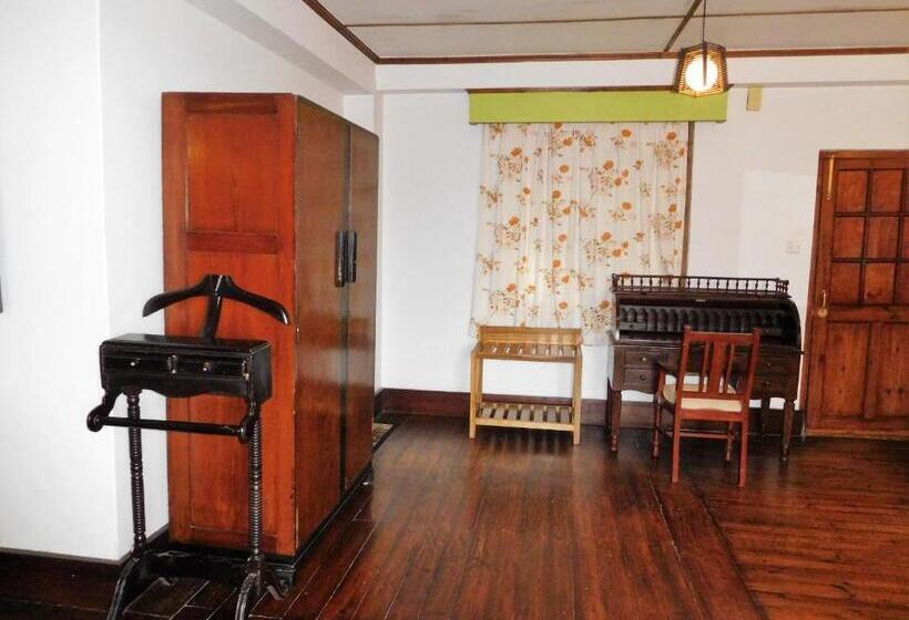 Номер Стандарт, The Heritage Club Tripura Castle