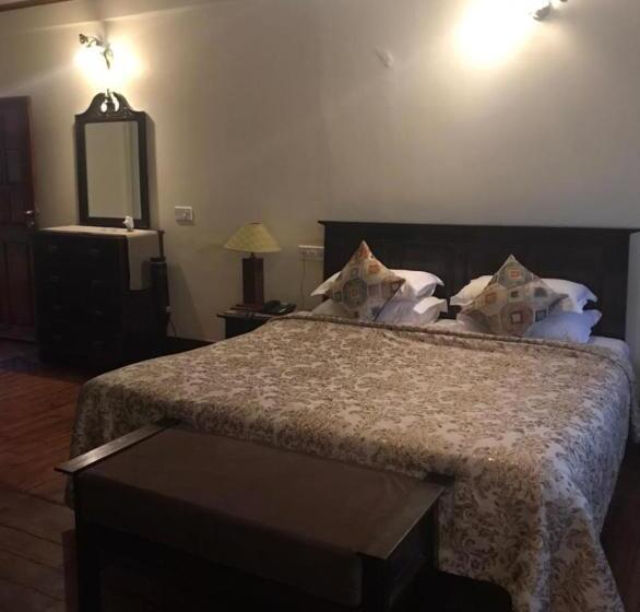 Номер Стандарт, The Heritage Club Tripura Castle