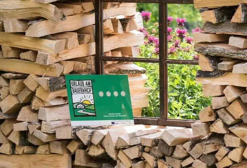 Huoneisto 1 Makuuhuone Pohjakerros, Waldbothgut