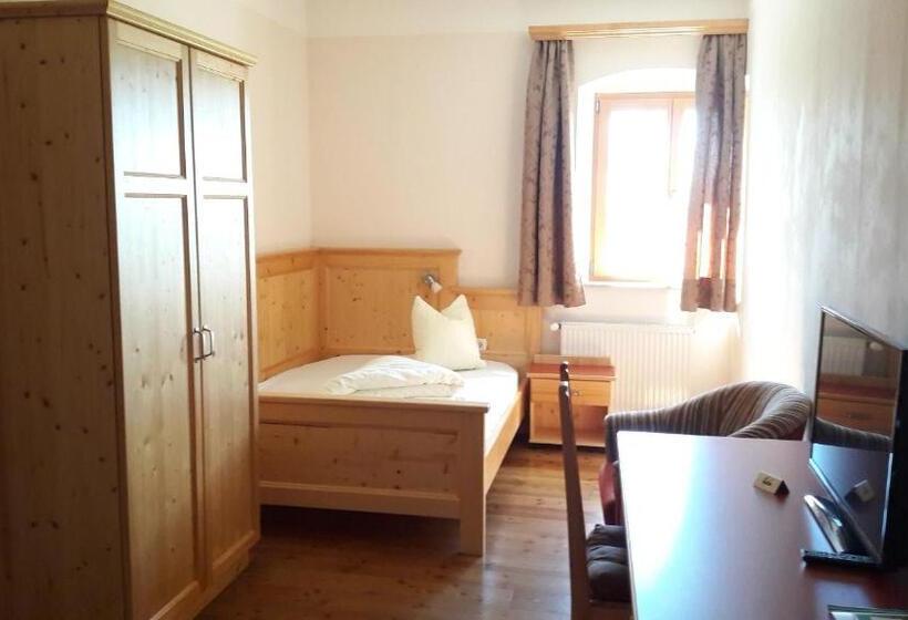 Standard Yhden Hengen Huone, Waldbothgut