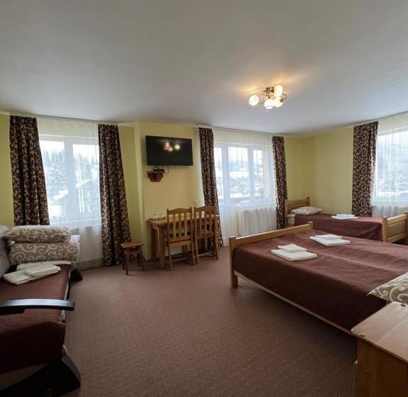 سوییت جونیور با بالکن, гостинний двір стефані