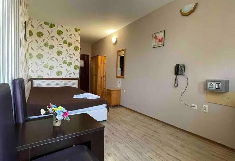 Standard Yhden Hengen Huone, хотел свищов спа зона