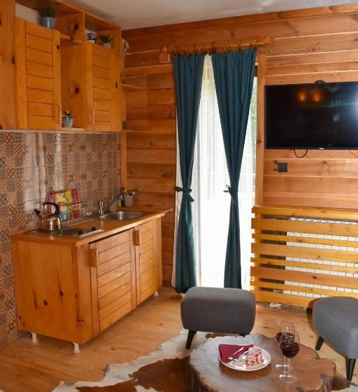 استودیو خانوادگی, Rajska Vrata