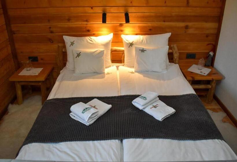 اتاق خانوادگی با چشم‌انداز کوه, Rajska Vrata